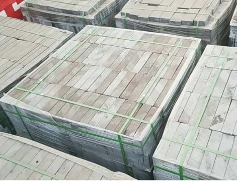 點擊查看詳細信息<br>標題：青磚　 閱讀次數(shù)：1537